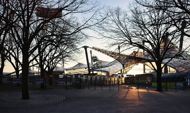 中并不简单 中并不简单